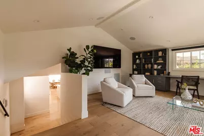 252 N Kenter Ave, Los Angeles, CA 90049 - Photo 9