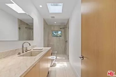 9451 Hidden Valley Pl, Beverly Hills, CA 90210 - Photo 25
