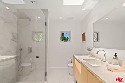 9451 Hidden Valley Pl, Beverly Hills, CA 90210 - Photo 27