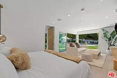9451 Hidden Valley Pl, Beverly Hills, CA 90210 - Photo 19