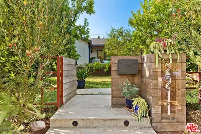 2211 Ashland Ave, Santa Monica, CA 90405 - Photo 1