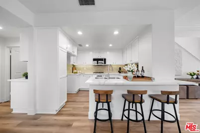 270 Lockford, Irvine, CA 92602 - Photo 9