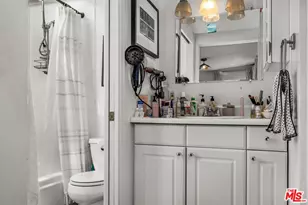 2652 N Beachwood Dr, Los Angeles, CA 90068 - Photo 31