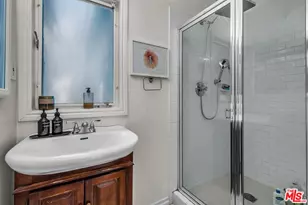 2652 N Beachwood Dr, Los Angeles, CA 90068 - Photo 27