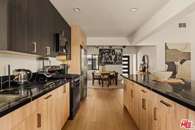 14011 Magnolia Blvd, Sherman Oaks, CA 91423 - Photo 9