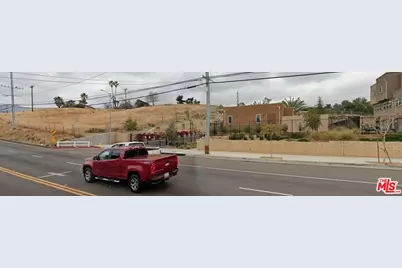 13419 Foothill Blvd, Sylmar, CA 91342 - Photo 3