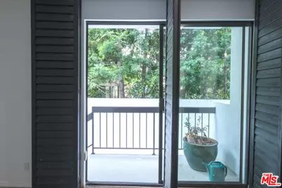 9033 Vista Grande St #3, West Hollywood, CA 90069 - Photo 21