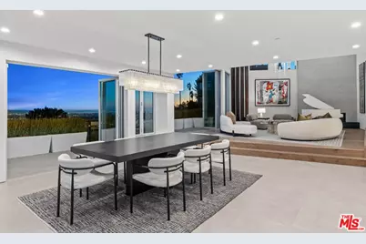 9270 Kinglet Dr, Los Angeles, CA 90069 - Photo 35