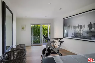9270 Kinglet Dr, Los Angeles, CA 90069 - Photo 23
