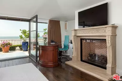 703 Palisades Beach Rd, Santa Monica, CA 90402 - Photo 27