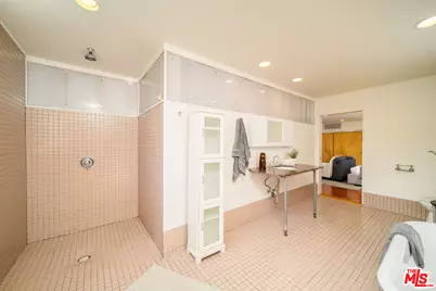 46 Rose Ave, Los Angeles, CA 90291 - Photo 25