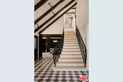 1004 N Bundy Dr, Los Angeles, CA 90049 - Photo 7