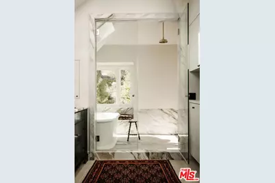 1004 N Bundy Dr, Los Angeles, CA 90049 - Photo 27