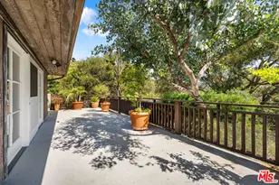 1250 Shadow Hill Way, Beverly Hills, CA 90210 - Photo 25