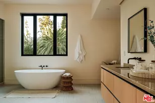 18100 Karen Dr, Los Angeles, CA 91356 - Photo 25