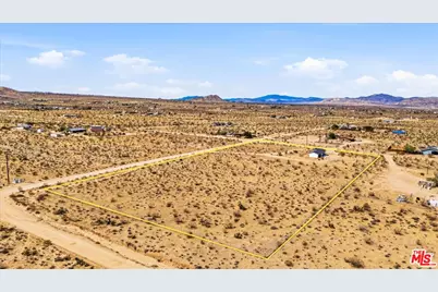 56133 Jesse Rd, Landers, CA 92285 - Photo 25