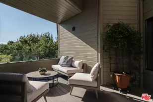 5677 Spreading Oak Dr, Los Angeles, CA 90068 - Photo 17