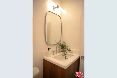7508 Rosewood Ave, Los Angeles, CA 90036 - Photo 17
