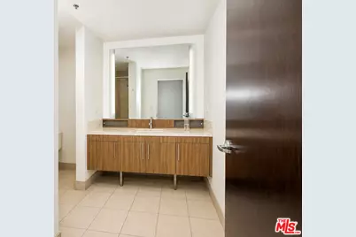 1100 S Hope St #1510, Los Angeles, CA 90015 - Photo 13