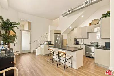 8703 W West Knoll Dr #104, West Hollywood, CA 90069 - Photo 5