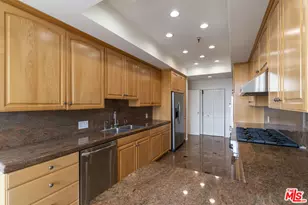 10430 Wilshire Blvd, Los Angeles, CA 90024 - Photo 11