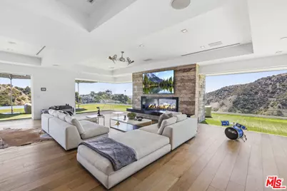 2402 Carman Crest Dr, Los Angeles, CA 90068 - Photo 7