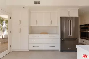 121 N Almont Dr, Beverly Hills, CA 90211 - Photo 21