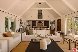 8148 Mannix Dr, Los Angeles, CA 90046 - Photo 3