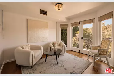 8148 Mannix Dr, Los Angeles, CA 90046 - Photo 17