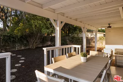22251 Kittridge St, Los Angeles, CA 91303 - Photo 21