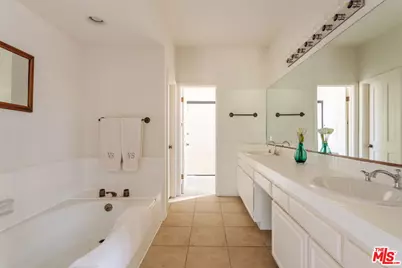 10336 Almayo Ave #302, Los Angeles, CA 90064 - Photo 19