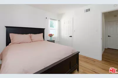 5409 Fallbrook Ave, Los Angeles, CA 91367 - Photo 17