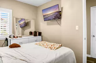 7069 Apperson St, Los Angeles, CA 91042 - Photo 23