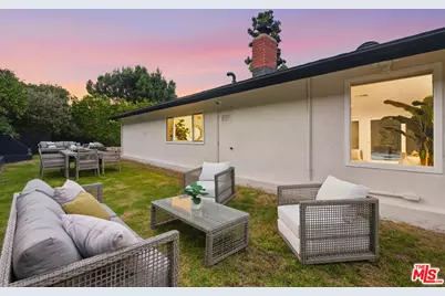 10837 Alta View Dr, Los Angeles, CA 91604 - Photo 25