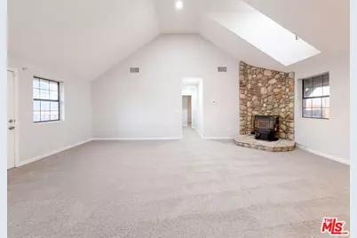 2359 100th St, Rosamond, CA 93560 - Photo 3