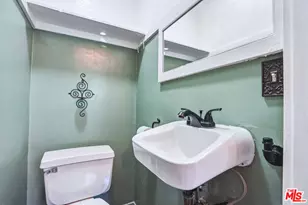 1286 S Cloverdale Ave, Los Angeles, CA 90019 - Photo 23