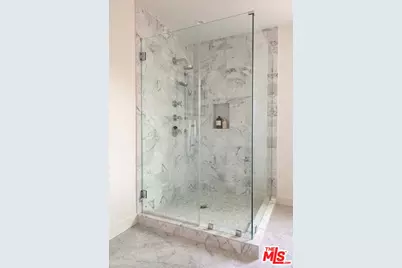 928 N Croft Ave #303, West Hollywood, CA 90069 - Photo 17