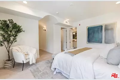 11715 Chenault St #102, Los Angeles, CA 90049 - Photo 23