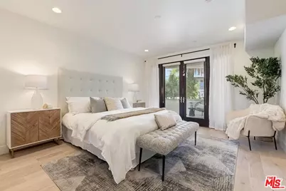 11715 Chenault St #102, Los Angeles, CA 90049 - Photo 21