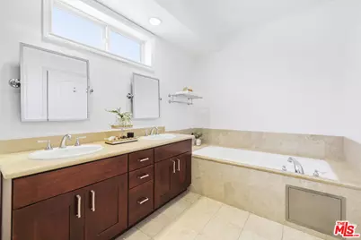 305 Arnaz Dr #303, Los Angeles, CA 90048 - Photo 15