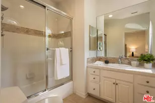 14985 Valley Vista Blvd, Los Angeles, CA 91403 - Photo 45