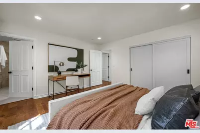 3225 Iredell Ln, Studio City, CA 91604 - Photo 43