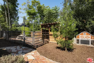 19627 Oxnard St, Tarzana, CA 91356 - Photo 47