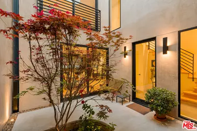 923 N Hilldale Ave, West Hollywood, CA 90069 - Photo 49