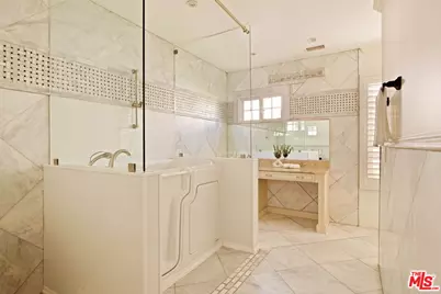 950 S Longwood Ave, Los Angeles, CA 90019 - Photo 31