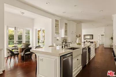 401 S Las Palmas Ave, Los Angeles, CA 90020 - Photo 13