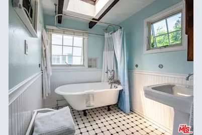 41 Vicente Ter, Santa Monica, CA 90401 - Photo 21