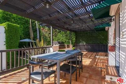 133 N Kilkea Dr, Los Angeles, CA 90048 - Photo 33