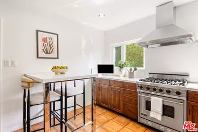 133 N Kilkea Dr, Los Angeles, CA 90048 - Photo 11