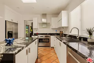 1516 N Genesee Ave, Los Angeles, CA 90046 - Photo 9